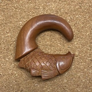 迫力満点！鯉の手彫り 木製 オーガニック ボディピアス