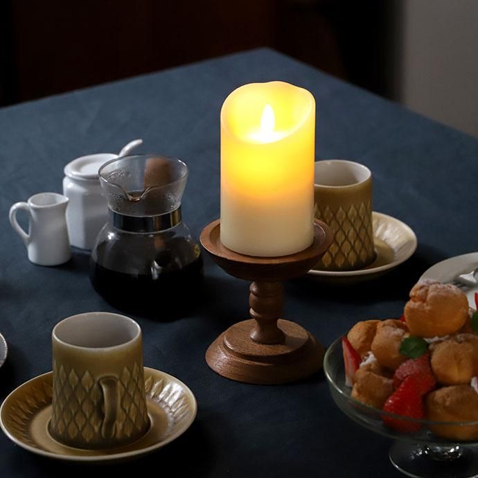 アカシアウッドのキャンドルスタンド - ハシュケ［hushykke］