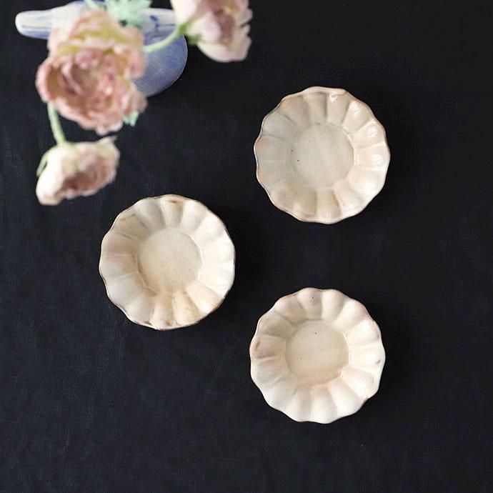 古谷製陶所｜輪花深皿 豆 粉引（濃いめ） - ハシュケ［hushykke］