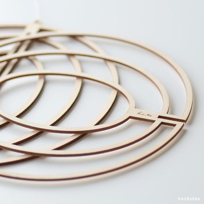 木の飾り　金はないけど楽と〜 在庫あり】小黒三郎デザイン組み木の雛人形・段飾り『銀杏びな