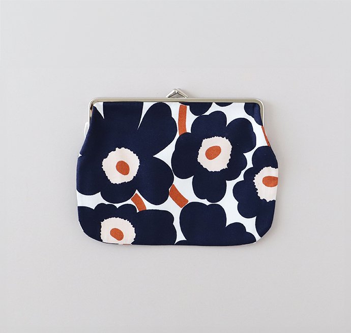 marimekko｜マリメッコ がま口ポーチ［ミニ ウニッコ］ネイビー×ブラウン Puolikas Kukkaro -  北欧とインテリア雑貨のオンラインショップ｜ハシュケ［hushykke］