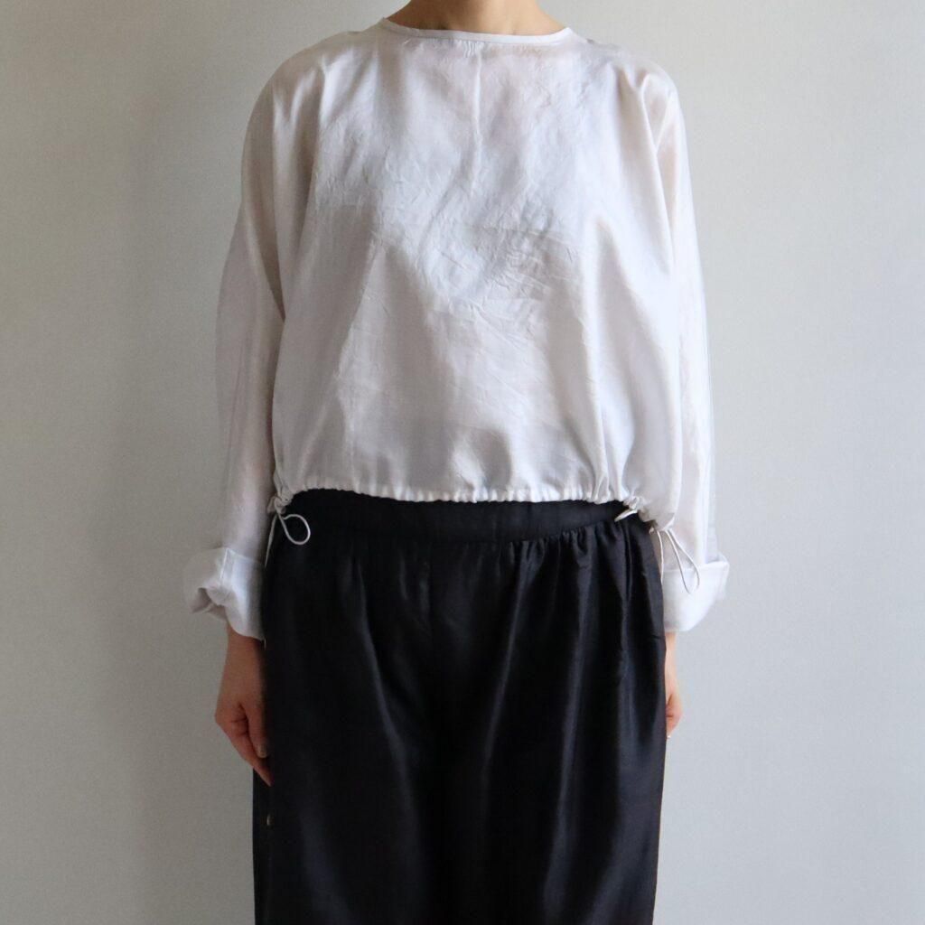 BUNON｜Back Button Short Wide Blouse