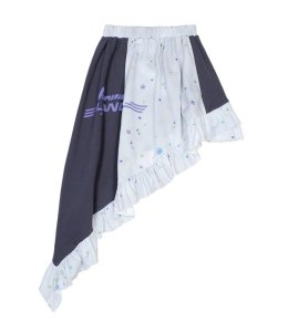 <img class='new_mark_img1' src='https://img.shop-pro.jp/img/new/icons3.gif' style='border:none;display:inline;margin:0px;padding:0px;width:auto;' />FLOWER SWITCH SKIRT