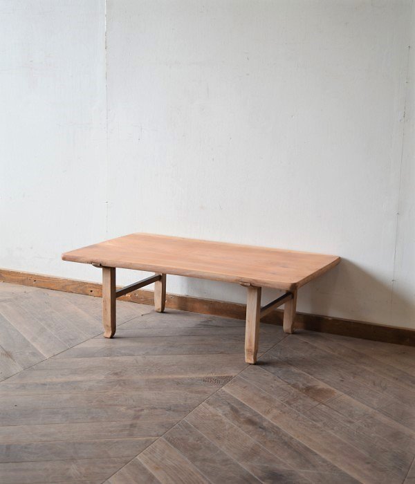 無垢材の飾り台テーブル