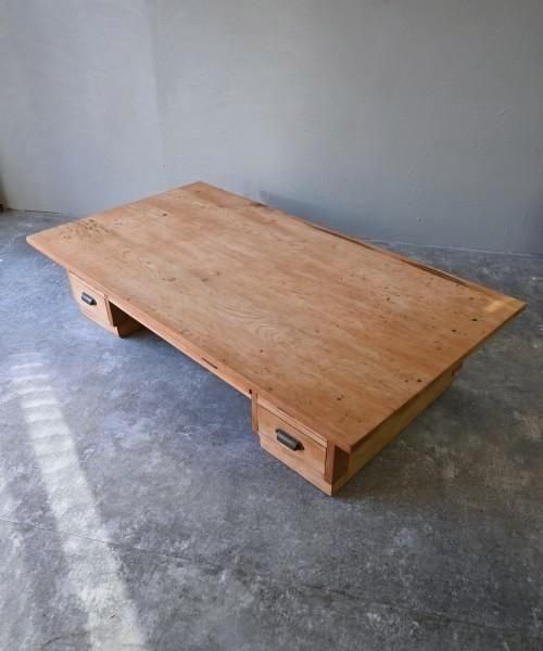 <img class='new_mark_img1' src='https://img.shop-pro.jp/img/new/icons13.gif' style='border:none;display:inline;margin:0px;padding:0px;width:auto;' />大きな裁ちの作業台/飾り台