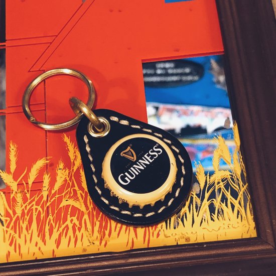 ビアボトルキャップキーリング / ギネスビール（BEER BOTTLE CAP KEY RING / GUINNESS）