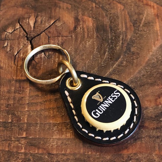 ビアボトルキャップキーリング / ギネスビール（BEER BOTTLE CAP KEY RING / GUINNESS）