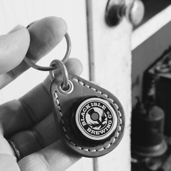 ビアボトルキャップキーリング / シンハービール（BEER BOTTLE CAP KEY RING / SINGHA）