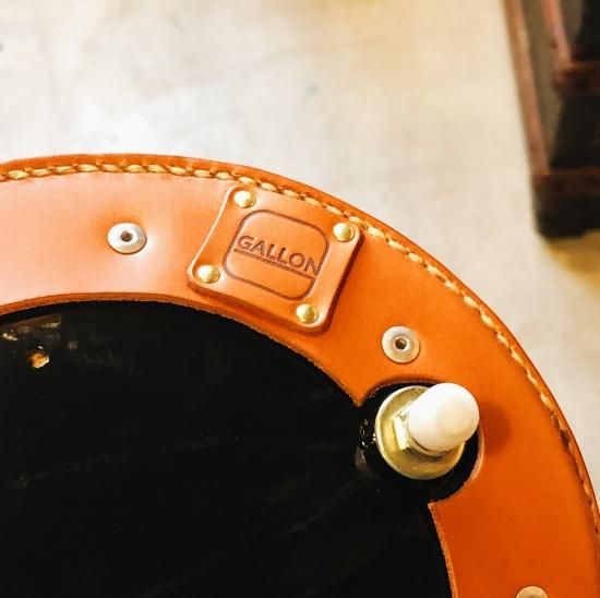 ハンドメイド レザー ソロシート SOLO SEAT | GALLON ガロンレザー 公式サイト 手仕事に