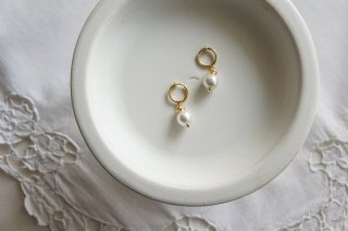 Hoop earring　/　Cotton pearl 
