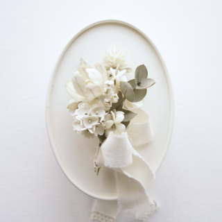 <img class='new_mark_img1' src='https://img.shop-pro.jp/img/new/icons14.gif' style='border:none;display:inline;margin:0px;padding:0px;width:auto;' />Mother's DayCorsage  Bouquet natural white and green colors 