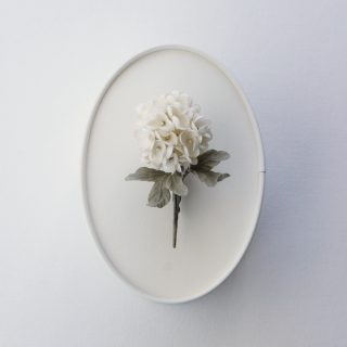 <img class='new_mark_img1' src='https://img.shop-pro.jp/img/new/icons14.gif' style='border:none;display:inline;margin:0px;padding:0px;width:auto;' />Corsage  Viburnum snowball white 