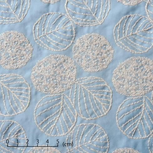 刺繍生地 紫陽花　サックスブルー - 点と線模様製作所