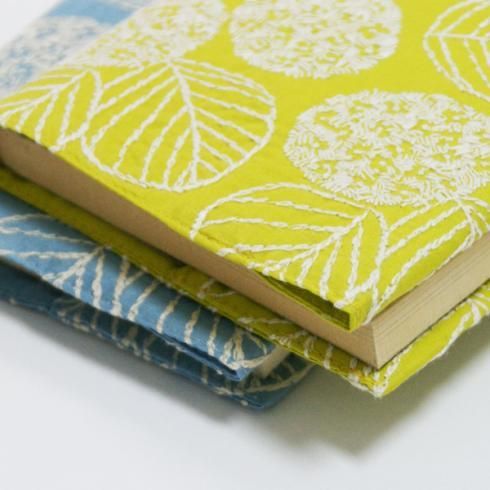 刺繍生地のBOOKカバー 紫陽花 - 点と線模様製作所