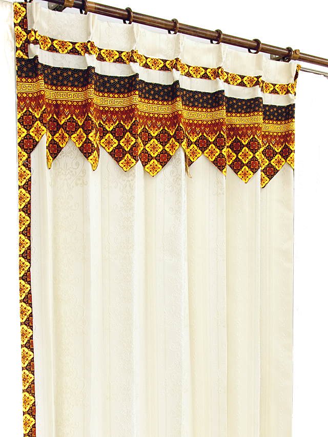 クリーム色のモダンなアジアンカーテン 遮光ハラパン 既製