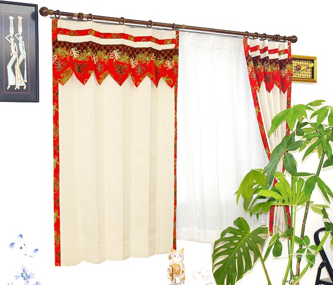 愛らしいソフトイエロー色ミニチェック柄とバリ布とのコラボが可愛い遮光アジアンインテリアカーテン