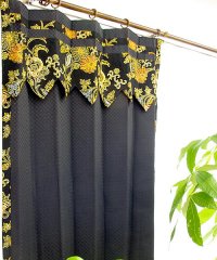 かわいい遮光2級カーテン ブラック スパイシー カサブランカのイメージ
