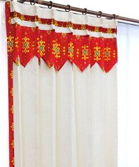 モダンなアラビア風カーテン遮光2級クリーム色ロココ柄ハラパン サクセスのイメージ
