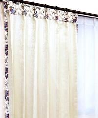 既製570サイズ カーテン リビングを、おしゃれなアジアンテイストのインテリアに彩ります 花柄の上飾り付き 遮熱 防音 保温 裏地付き class=