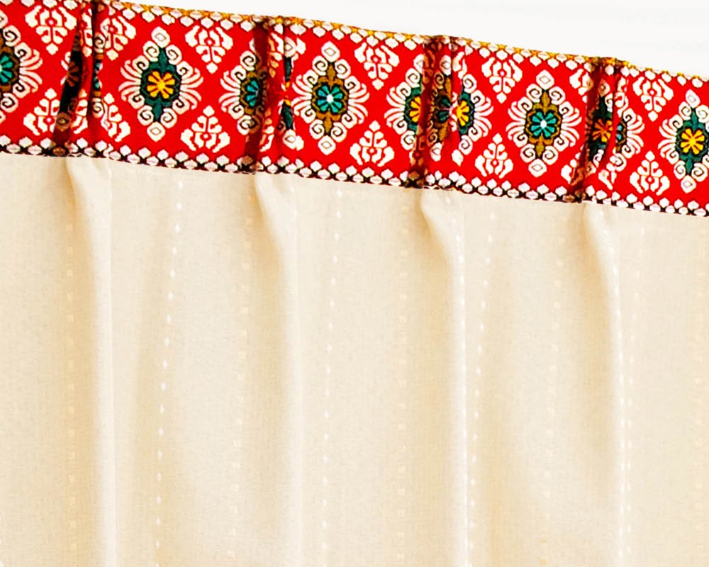 アジアン カーテン おしゃれ 遮光3級 ベージュ色 ピンストライプ柄 《クリスTジェニィ》の上飾り