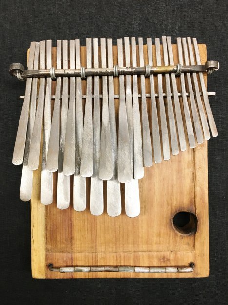 ムビラ アンティーク( 1000年以上前から伝わる民族楽器 )まとめてホビー・楽器・アート
