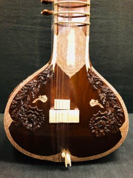 中古品）シタール（Sitar）メーカー名 SANTOSH ROY(HIREN ROY) フル