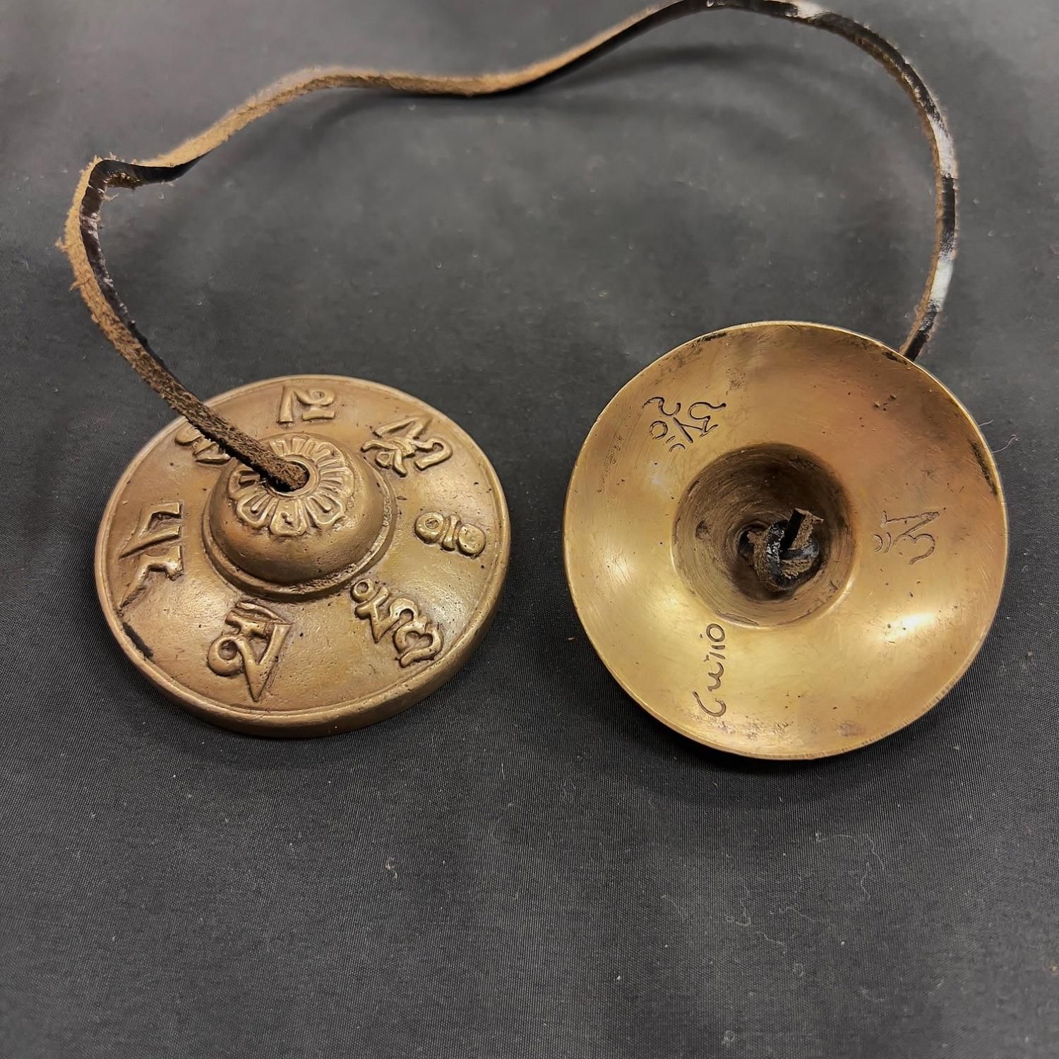 ネパール製 手作り 青銅製ティンシャ マントラ刻印入り 瞑想 ヨガ 浄化