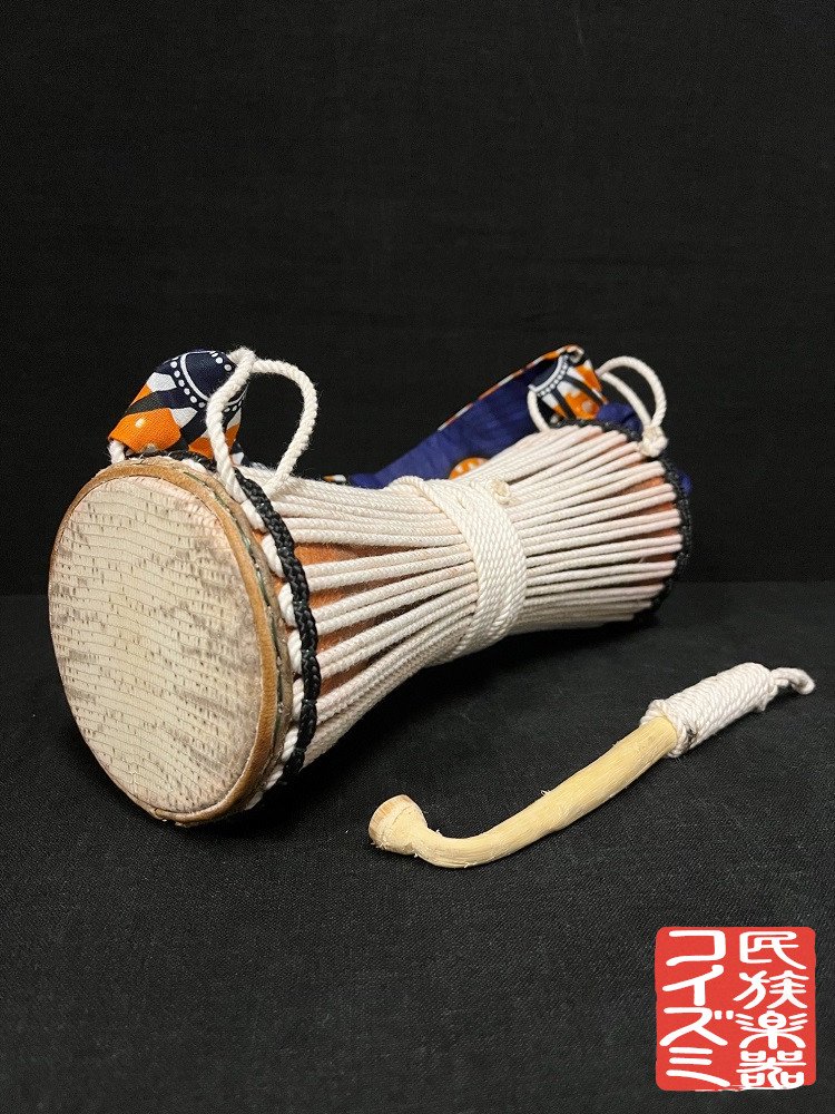 アフリカの民族楽器 毛皮の太鼓 ドラム 民藝品 - 楽器/器材