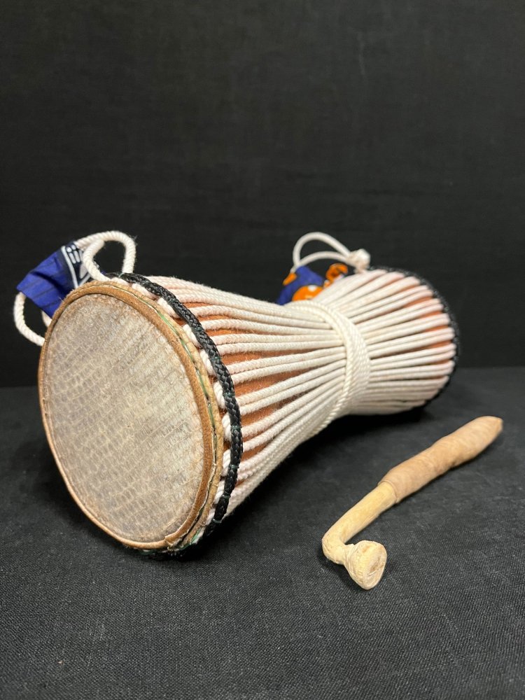 トーキングドラム(アフリカ楽器)専用ケース付き - 打楽器
