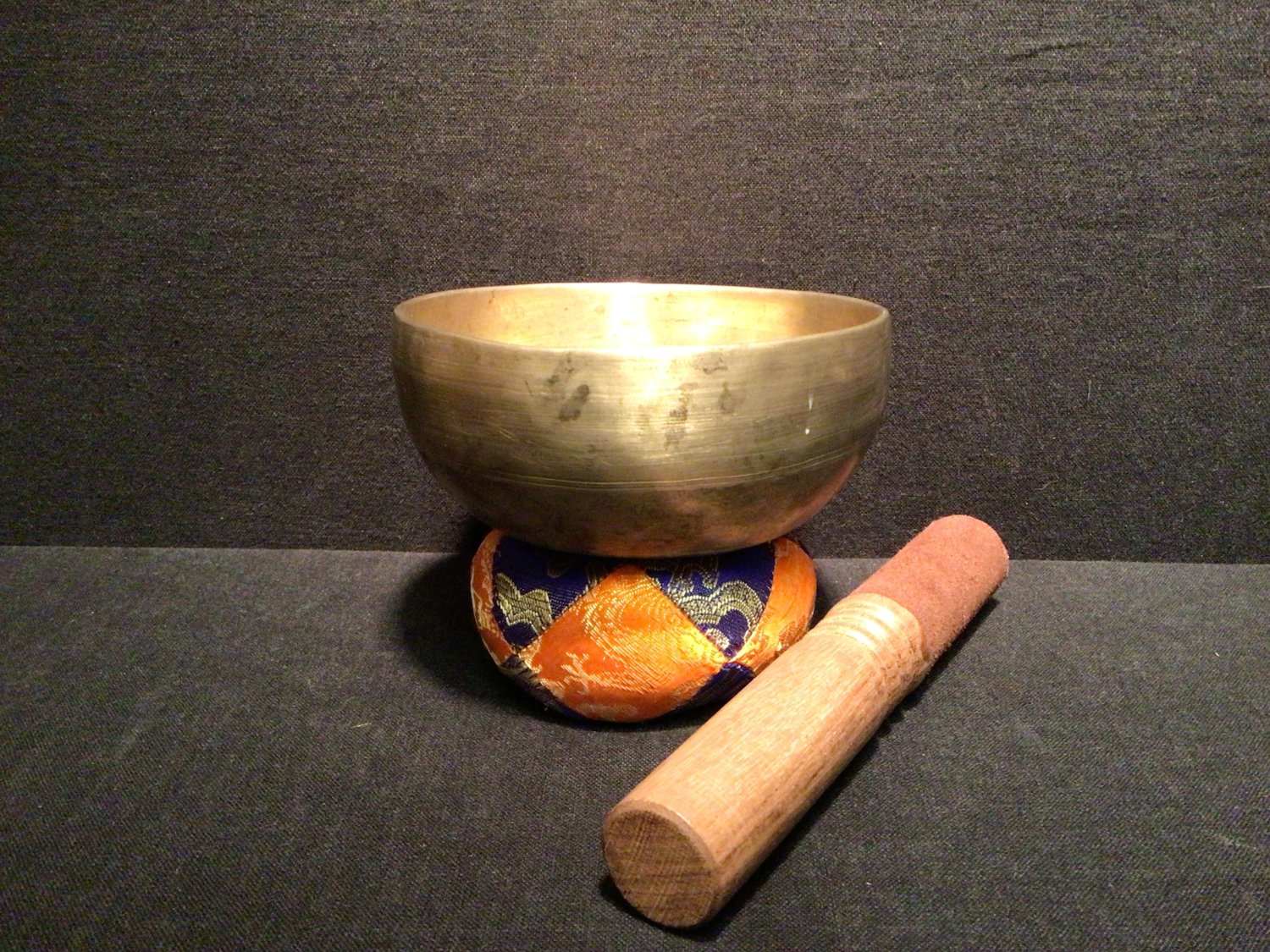 A46 Antiqueシンギングボウル【G♯】12.7cm×5cm 460g - ::民族楽器コイズミ::