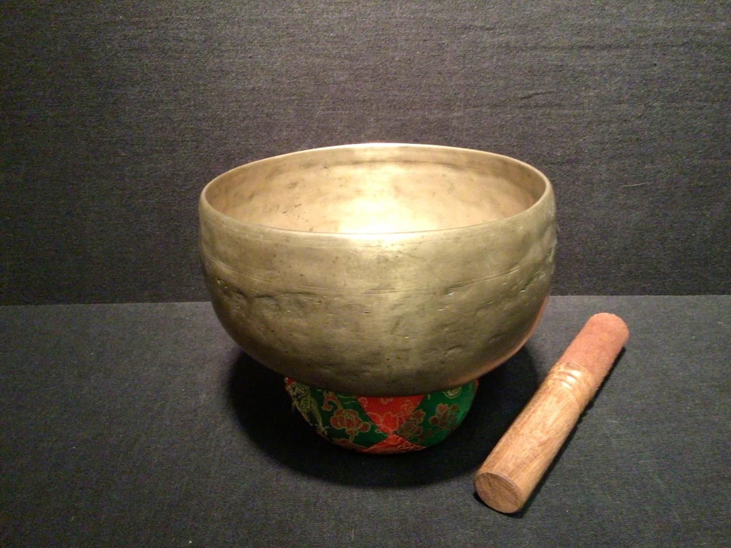 B117 Antiqueシンギングボウル【G♯】18.8cm×8.5cm 1161g