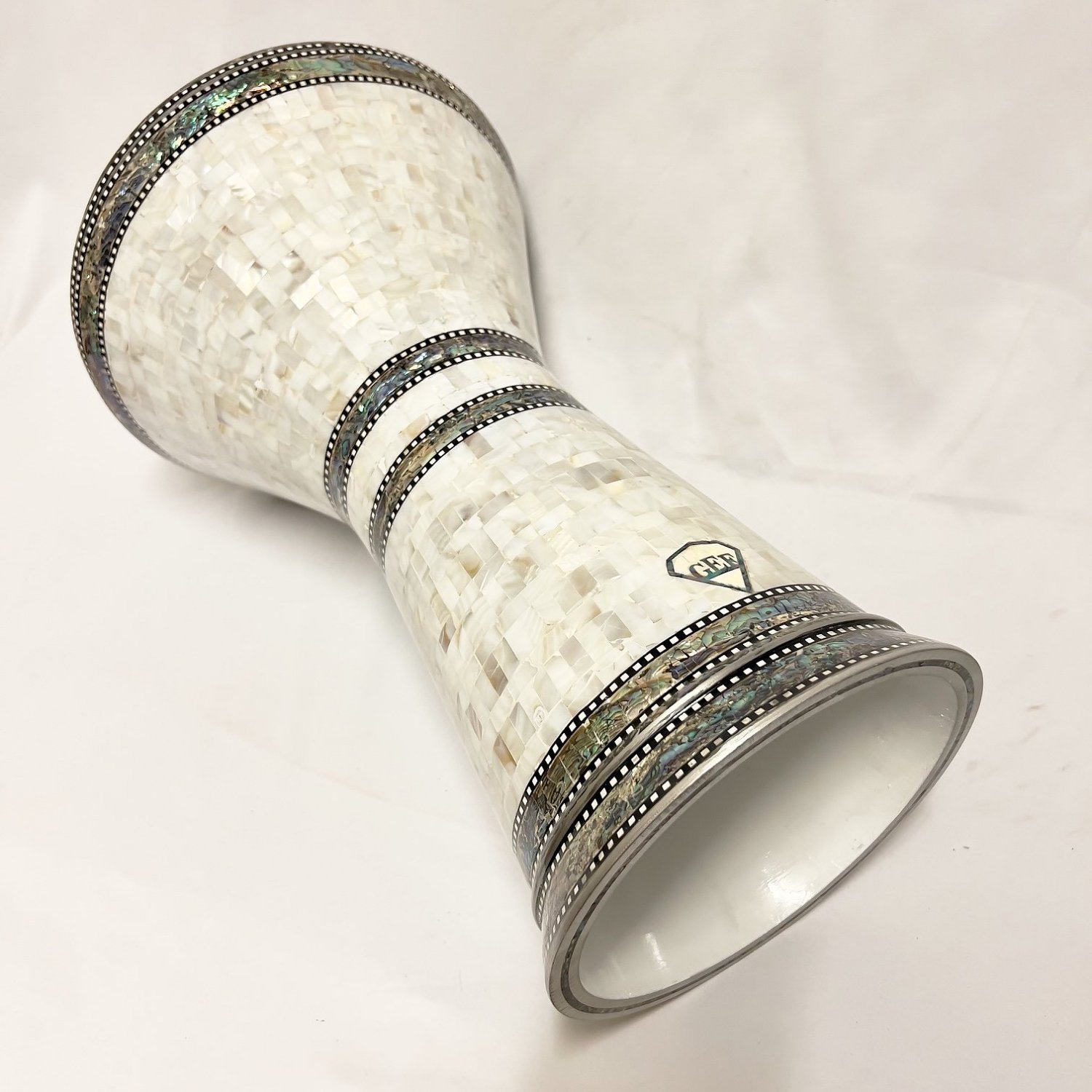 ダラブッカ DARBUKA 22cm 【タブラ】 Gawharet-Elfan製 (ホワイトマザーパール＆ブルーパールモザイク柄) 10 -  ::民族楽器コイズミ::