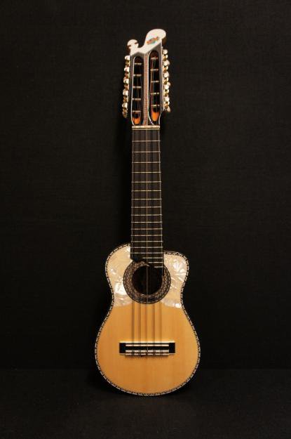 18,700円チャランゴ El chasqui (エル・チャスキー)製 民族楽器 ボリビア
