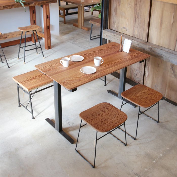 Sou 杉の積層天板 カフェテーブル 4人掛け テーブル オリジナル家具 金物の上手工作所オンラインショップ