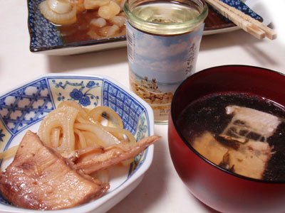 大江山　恋路海岸カップ　鯛のアラ煮　吸い物<br />
