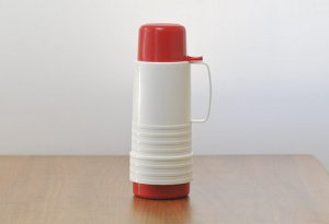 プラスチック魔法瓶（白＋赤）／スウェーデン／ビンテージ