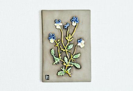 Jie Gantofta（Jie釜）／青と白いお花の陶器の壁掛け／スウェーデン
