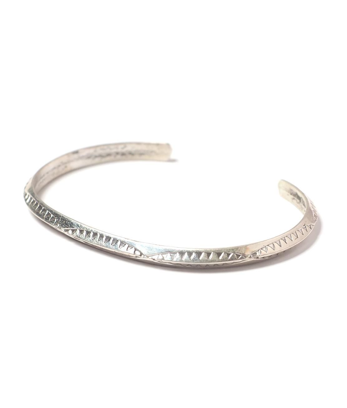 INDIAN JEWELRY】NAVAJO NARROW BANGLE 4mm #B ナバホ族 シルバー 