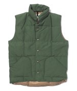 <img class='new_mark_img1' src='https://img.shop-pro.jp/img/new/icons20.gif' style='border:none;display:inline;margin:0px;padding:0px;width:auto;' />【SIERRA DESIGNS】7981 DOWN SIERRA VEST - GREEN ダウンベスト 60/40 ロクヨン