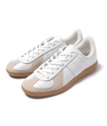 <img class='new_mark_img1' src='https://img.shop-pro.jp/img/new/icons6.gif' style='border:none;display:inline;margin:0px;padding:0px;width:auto;' />【adidas Originals】BZ0579 BWARMY - FTWWHT/FTWWHT/CWHITE ドイツ軍 シューズ