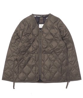 <img class='new_mark_img1' src='https://img.shop-pro.jp/img/new/icons6.gif' style='border:none;display:inline;margin:0px;padding:0px;width:auto;' />TAIONMILITARY V-NECK W-ZIP DOWN JACKET SOFT SHELL - D.OLIVE 󥸥㥱å