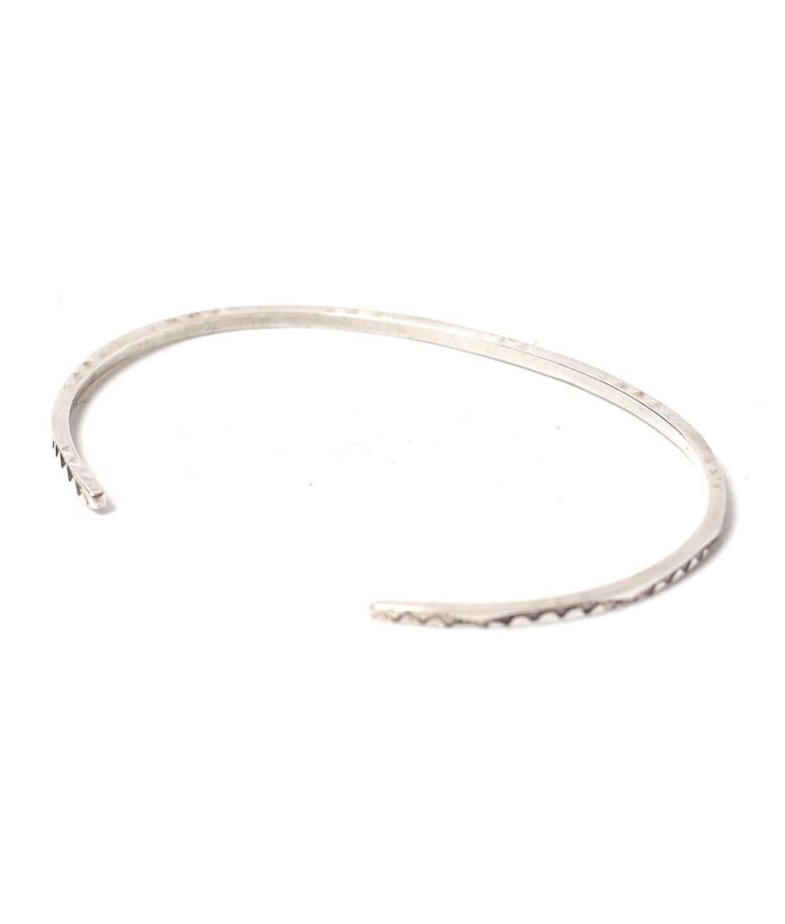 INDIAN JEWELRY】NAVAJO NARROW BANGLE #H ナバホ族 シルバー