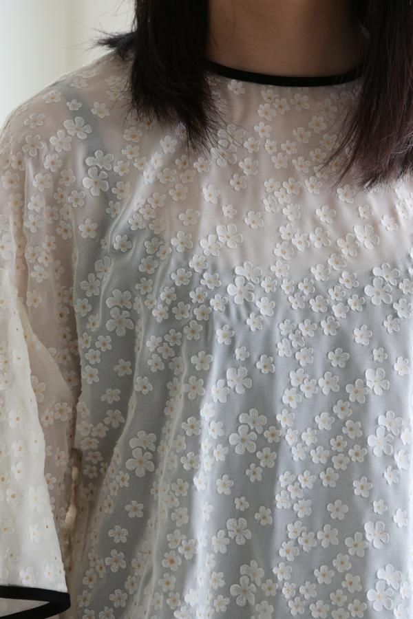 トップス mame kurogouchi FlowerPrinted FlareShirt Flower Printed Flare Shirt WHITE - YAMAROKU（ヤマロク