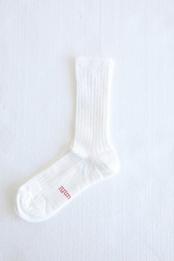 unfil(ե) french linen thin socks  off white