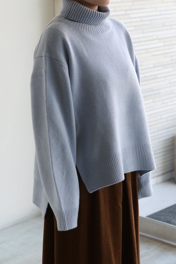 ADAWAS(アダワス) CASHMERE BLENDED HI-NECK ICE BLUE - YAMAROKU