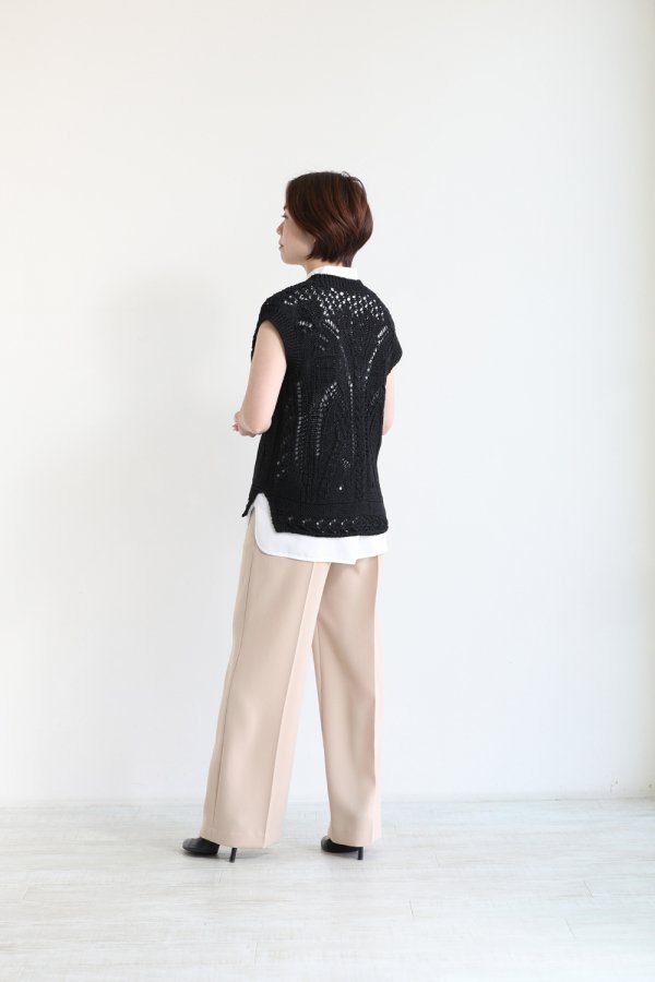 Mame Kurogouchi(マメ) Curtain Lace Pattern Knitted V Neck Vest