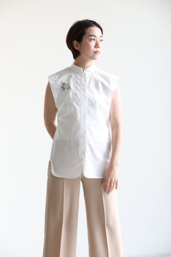 Mame Kurogouchi(マメ) Botanical Embroidery Sleeveless Shirt 