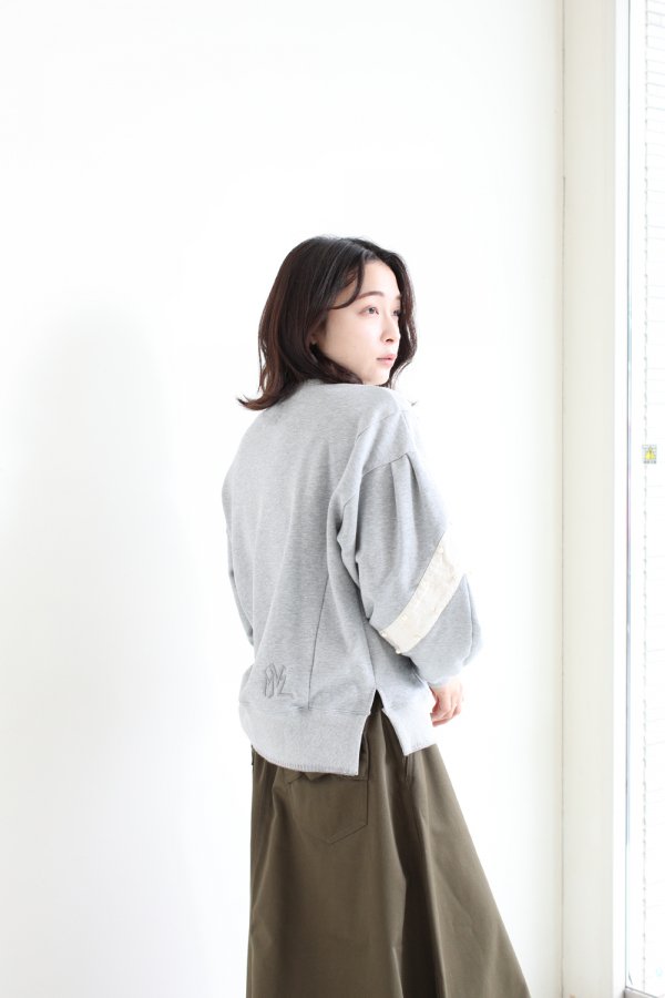 MUVEIL(ミュベール) スズラン刺繍裏毛プルオーバー gray - YAMAROKU 