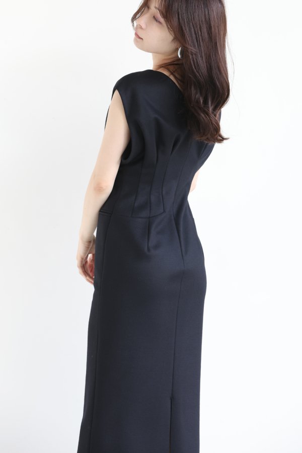 Mame Kurogouchi(マメ) V-Neck Tucked Wool Dress - YAMAROKU