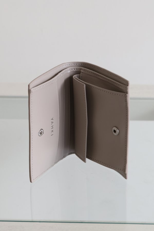 YAHKI(ヤーキ) SMALL LEATHER GOODS 二つ折りウォレット BEIGE